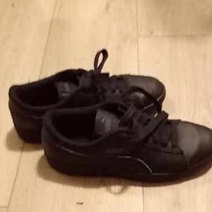 Puma All-Black Casual Sneakers